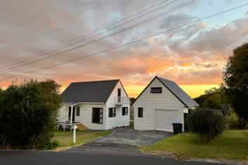14 Tetley Road, Surfdale