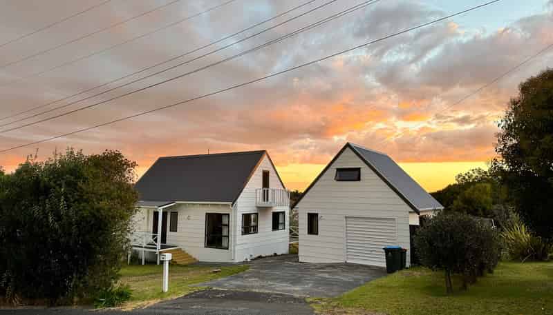 14 Tetley Road, Surfdale