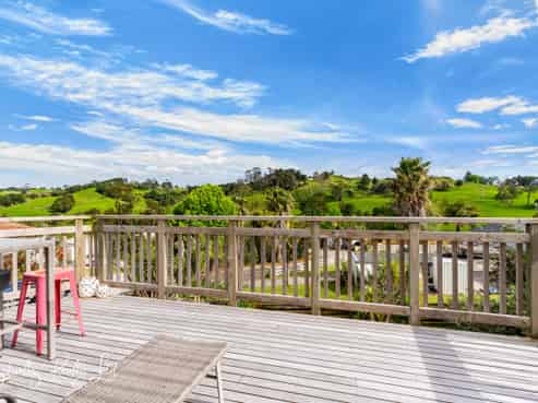 15 Ash Grove, Maungaturoto