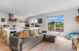 15 Ash Grove, Maungaturoto