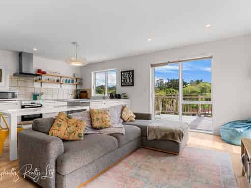 15 Ash Grove, Maungaturoto