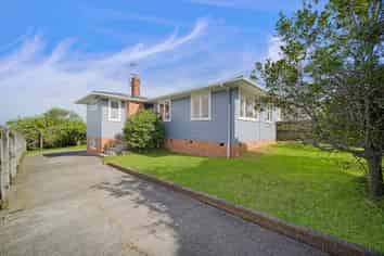 220 Sturges Road, Henderson