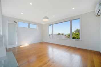 220 Sturges Road, Henderson