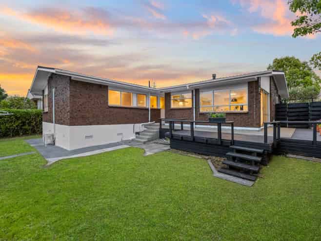 79 Meadway, Sunnyhills