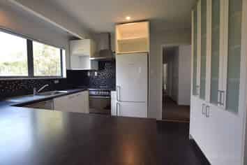 63 Kirby Street, Glendene