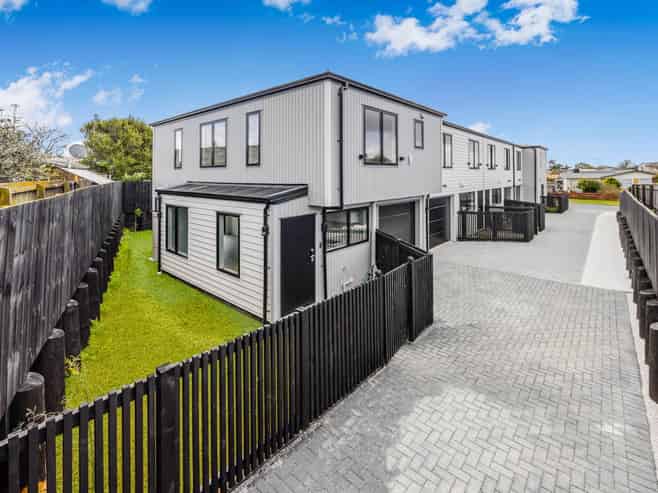 10D Tinkler Place, Favona