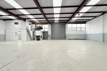 Functional Wairau Valley Industrial Unit | 243 m2