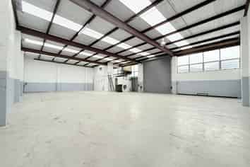 Functional Wairau Valley Industrial Unit | 243 m2