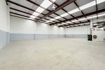 Functional Wairau Valley Industrial Unit | 243 m2