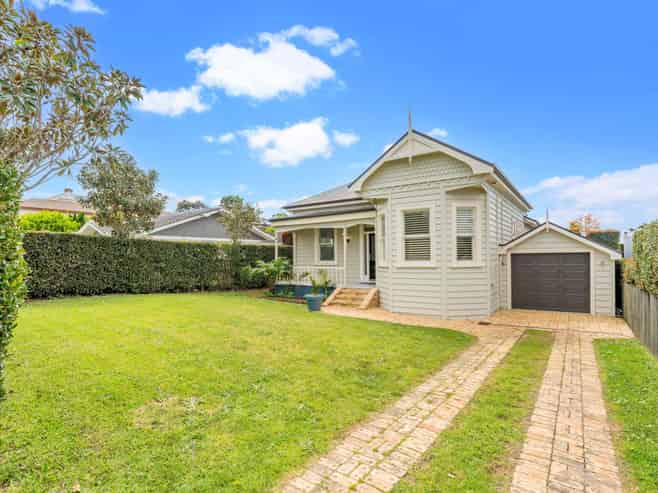 11 Atherton Road, Epsom