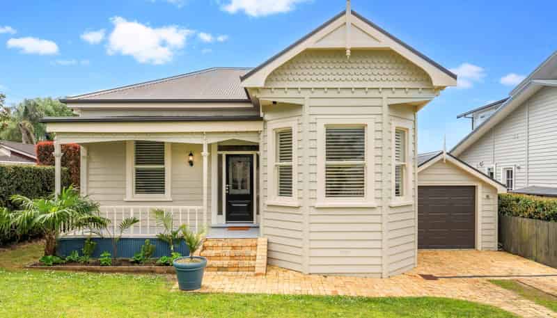 11 Atherton Road, Epsom