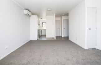 4/200 Old Farm Road, Hamilton East