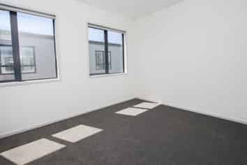 4/200 Old Farm Road, Hamilton East