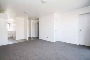4/200 Old Farm Road, Hamilton East