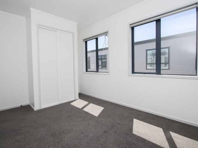 4/200 Old Farm Road, Hamilton East