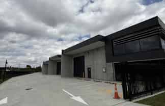 Modern 392sqm Industrial Premises - Drury