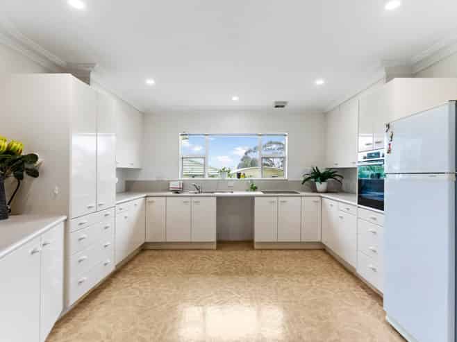 16 Sunhill Road, Sunnyvale