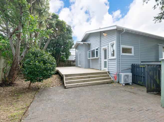 8B Quest Terrace, Three Kings