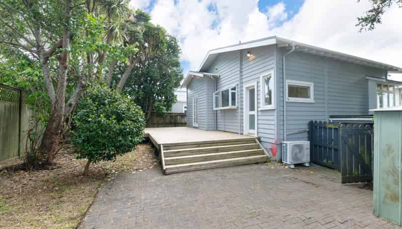 8B Quest Terrace, Three Kings