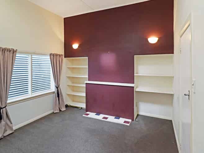 28 Luxford Street , Berhampore