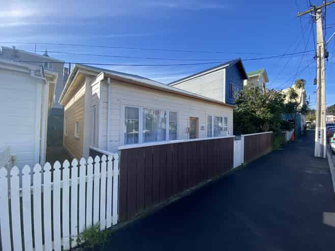 28 Luxford Street , Berhampore