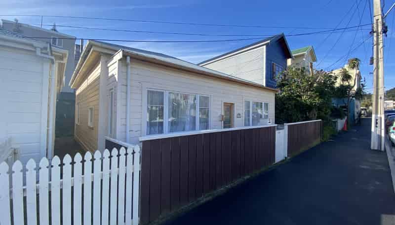 28 Luxford Street , Berhampore