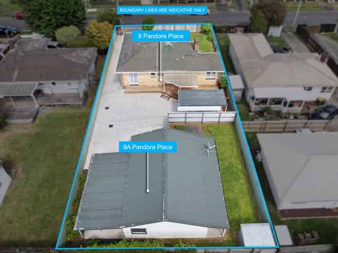 9 & 9A Pandora Place, Pakuranga