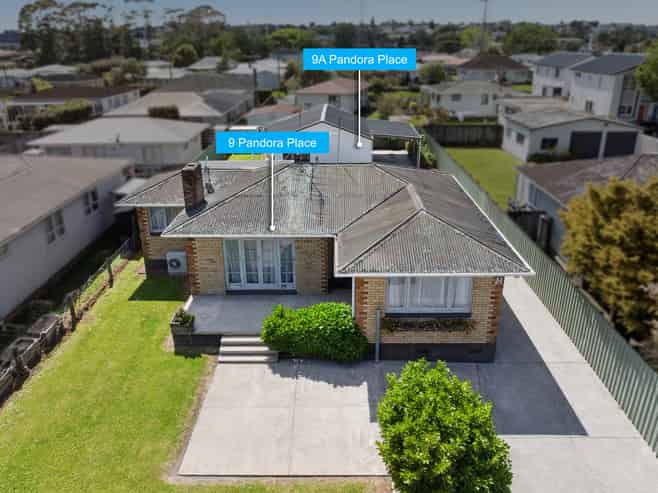 9 & 9A Pandora Place, Pakuranga