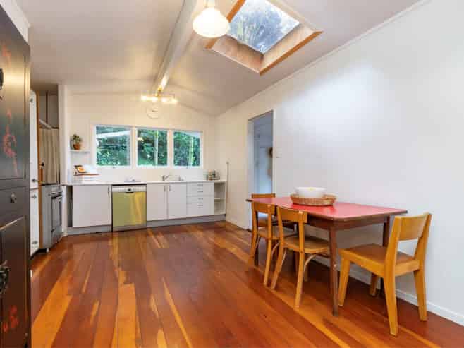 122 Garden Road, Piha
