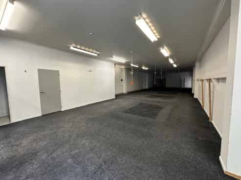 High-functional office/showroom/workshop/warehouse