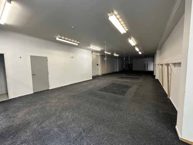 High-functional office/showroom/workshop/warehouse