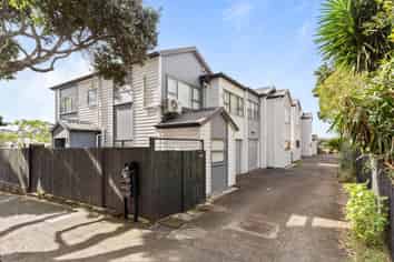 34A Waddell Avenue, Point England