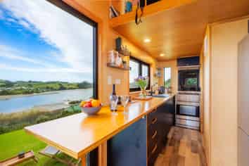 13a Emay Crescent, Pahi