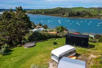 13a Emay Crescent, Pahi