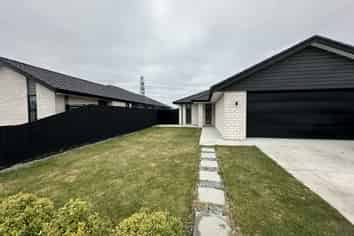 7 Reins Lane, Yaldhurst