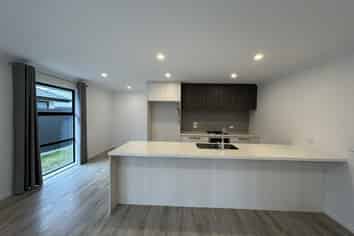 7 Reins Lane, Yaldhurst