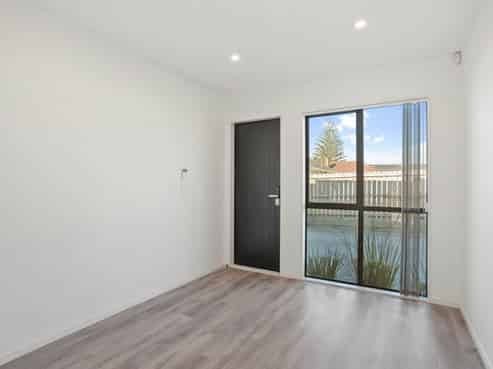 5/60 Kelman Road, Kelston