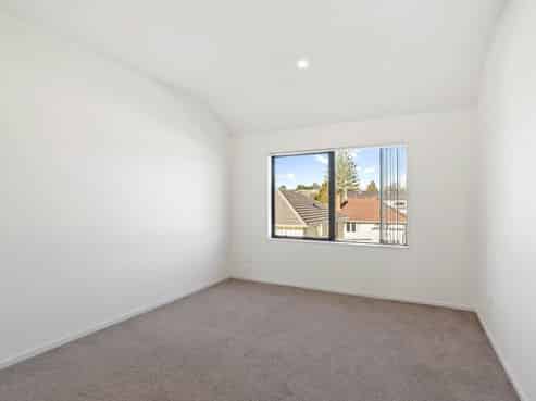 5/60 Kelman Road, Kelston