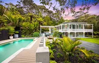 1-9 Deirdre Place, Titirangi