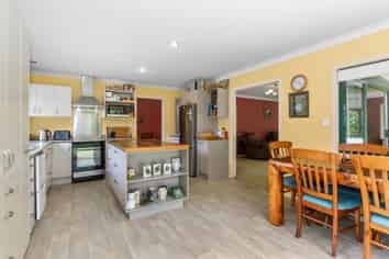 156A Great North Road, Kamo