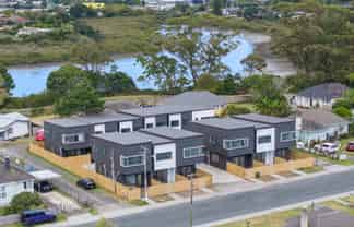 5-6/396 Panama Road, Mount Wellington