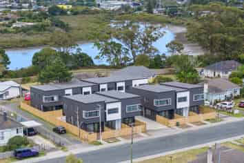 5-6/396 Panama Road, Mount Wellington