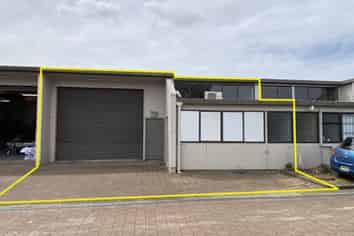 169SQM Functional Warehouse For Lease