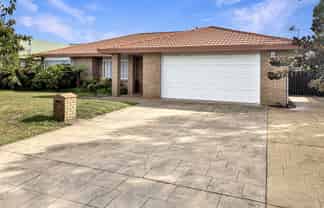 4 Knightsbridge Place, Taradale