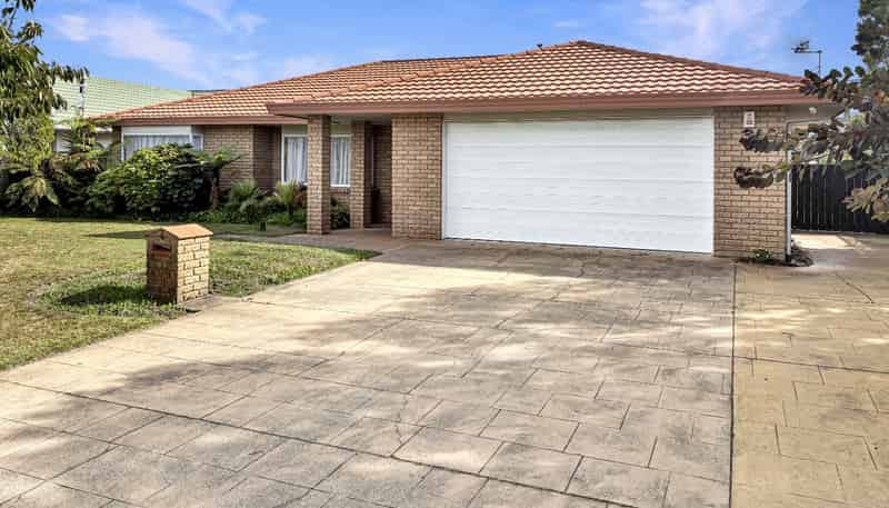 4 Knightsbridge Place, Taradale