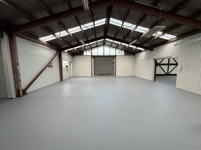 Corner profile industrial – for lease