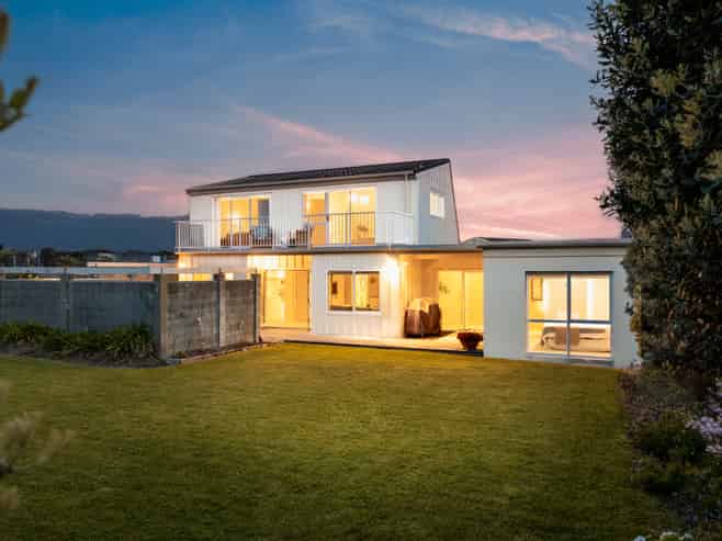 115 Field Way, Waikanae Beach