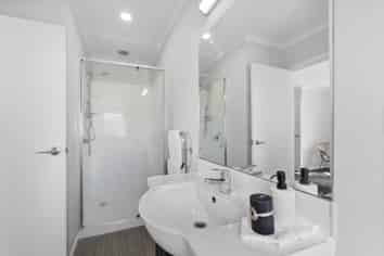 2/52 Cook Street, Hamilton East