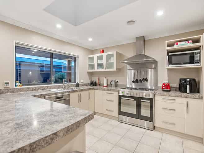 6 Trusham Court, Paraparaumu