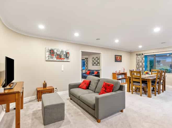 6 Trusham Court, Paraparaumu